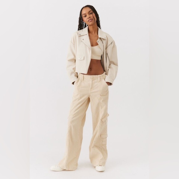 Urban Outfitters Y2K Corduroy Cream Cargo Pants Women’s size 27 4 Small - Picture 1 of 6